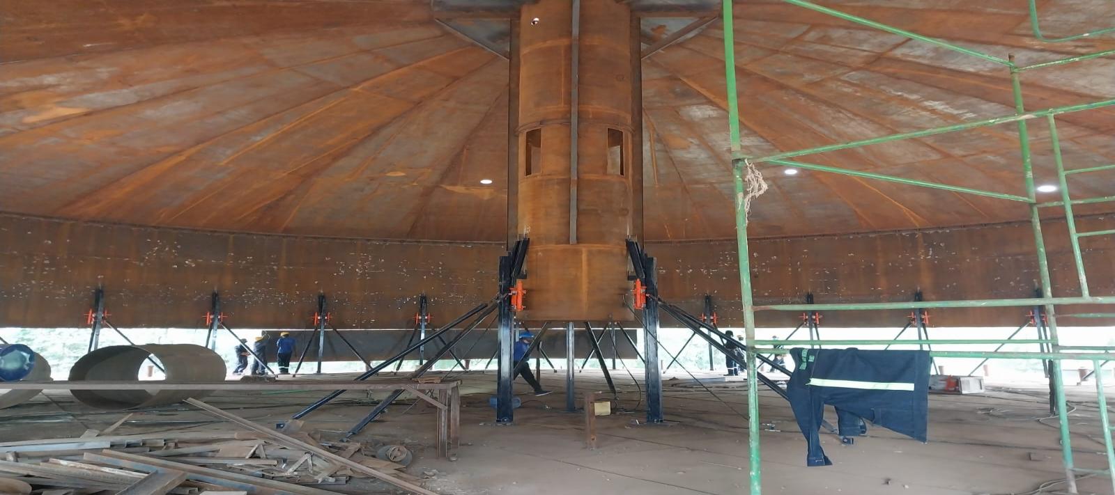 Tank interior welding work